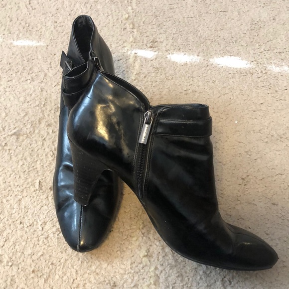 Bandolino Shoes - Black Ankle Books